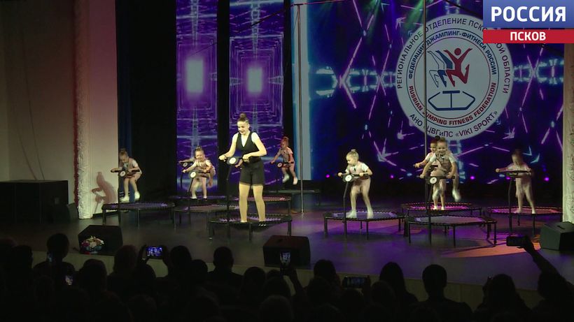 Магия танца и спорта: юные псковичи блеснули на фестивале воздушной гимнастики
