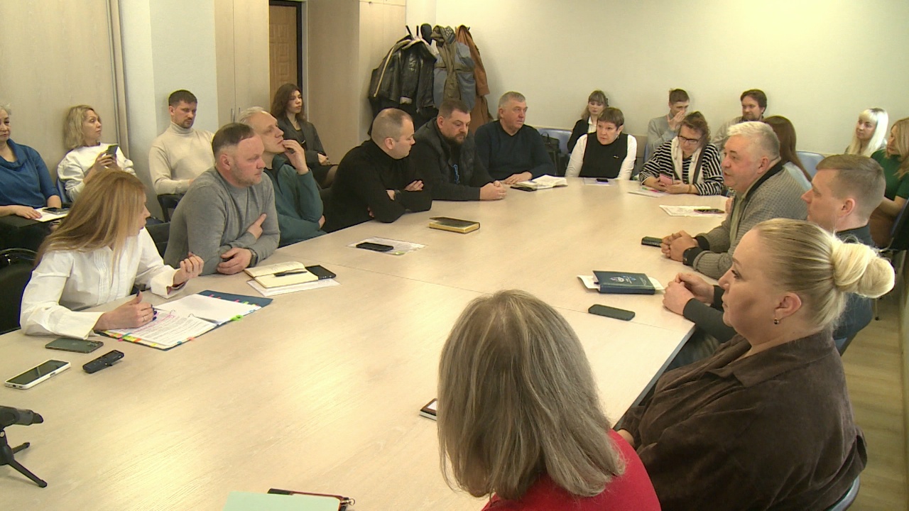 Канализация, мусор и весенняя уборка: какие еще вопросы решали управляющие компании на совещании в Пскове