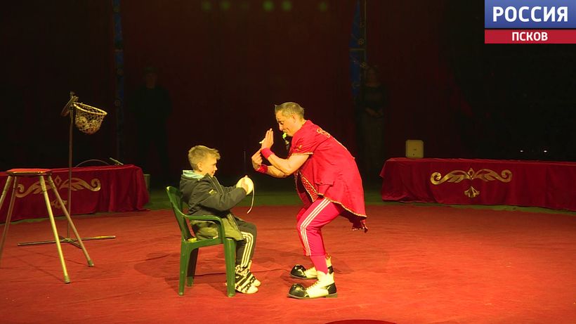 Цирк братьев Мансуровых привез в Псков новую программу "Форсаж: Эпоха Тигра"
