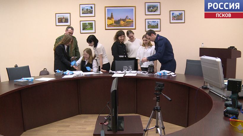 Можно ли обмануть детектор лжи, узнали псковские школьники на уроке криминалистики