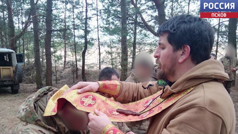 Поддерживал духовно и погиб, спасая бойцов. Сегодня Псков вспоминает военного священника отца Антония