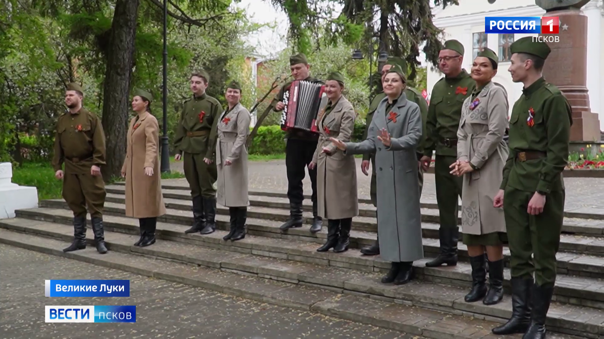 "Отдать дань уважения ветеранам и показать пример молодежи": День Победы в Великих Луках