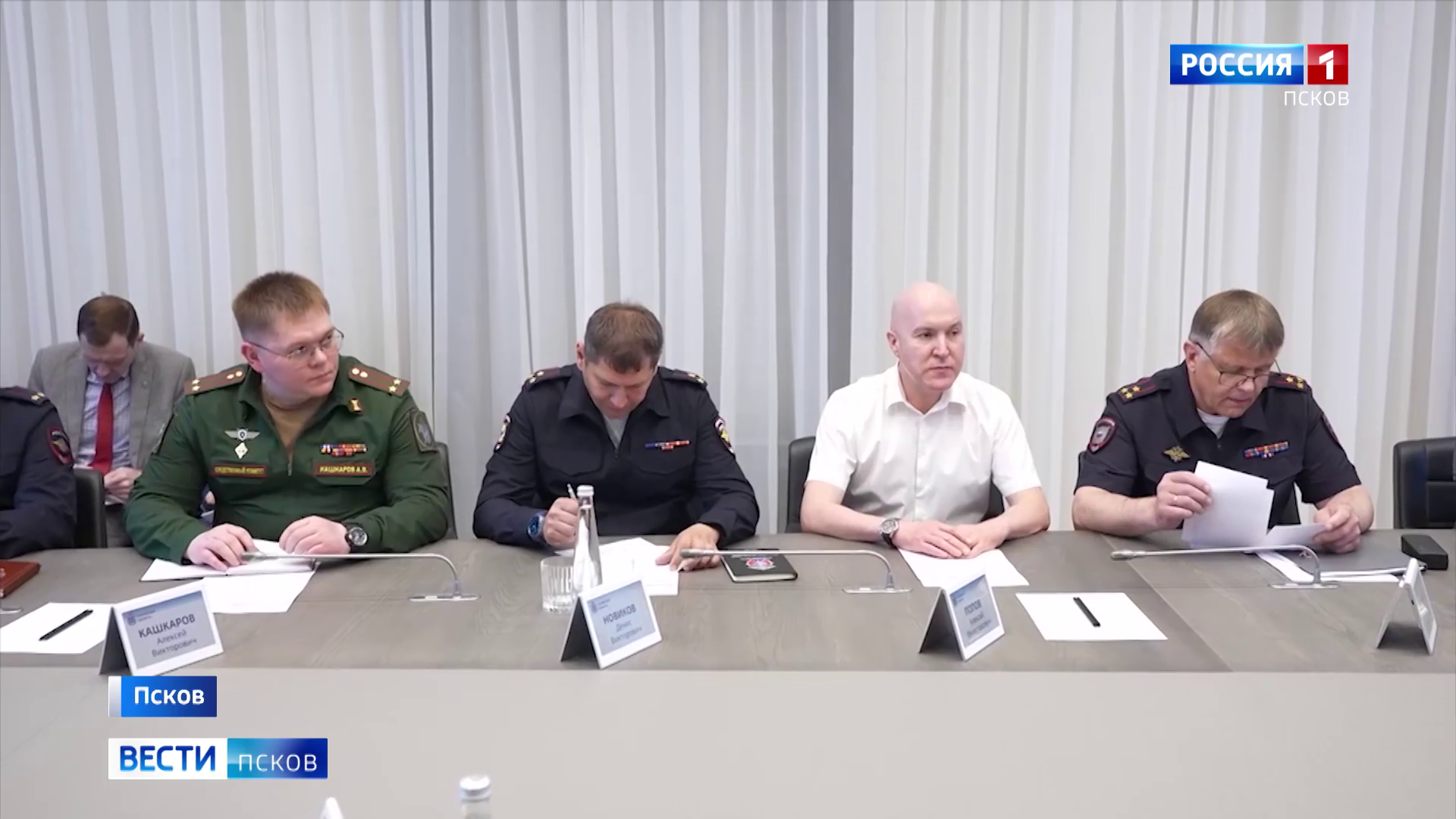 В Псковской области с 1 июля иностранцам запретят работать по патентам в такси, кафе и доставке