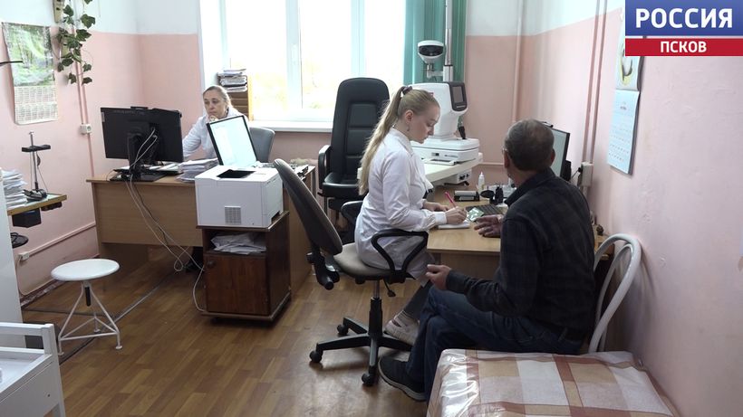 В Невельской больнице запустили бесплатный медицинский автобус для пациентов из филиалов