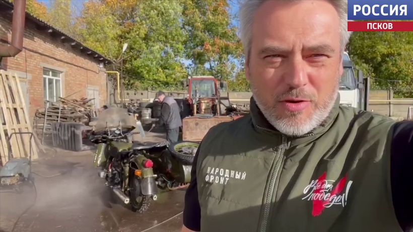 Псковский Народный фронт передал бойцам мотоцикл "Урал"