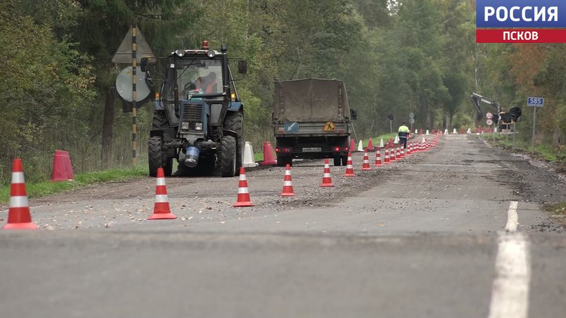 Дороги Псковской области приводят в порядок: от Локни до Себежа и Невеля