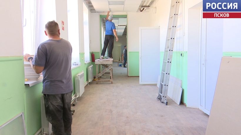 В Красногородске капитально ремонтируют больничный комплекс