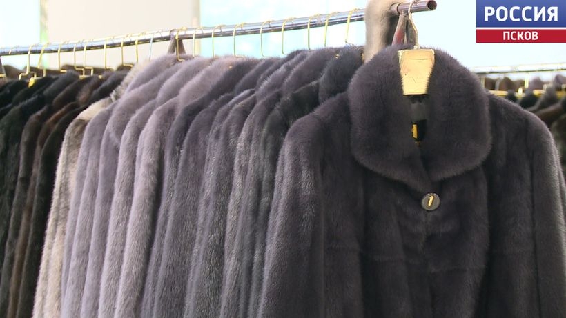 В ЦУМе Пскова открылась выставка-продажа шуб и дубленок из Пятигорска