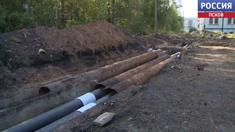 В поселке Смуравьево-2 Гдовского округа обновляют теплотрассу