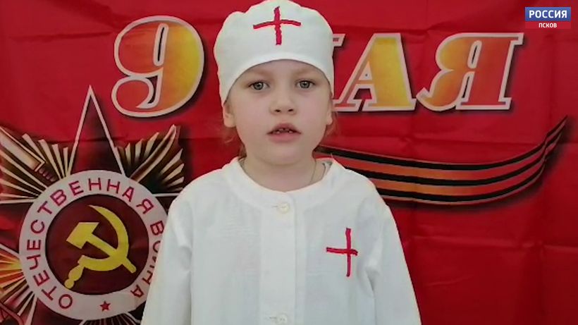 6-летняя Вера Сальникова читает стихотворение Юлии Друниной «Бинты»