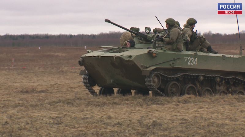 Аэродром противника захватили псковские десантники в ходе тактических учений