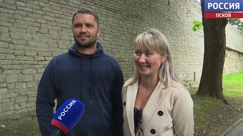 "Я люблю Псков. Мне все нравится": жители и гости города поздравили Псков с Днем освобождения