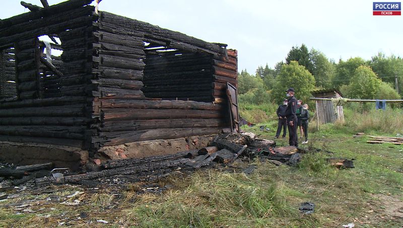 Родственники погибшей в пожаре девочки рассказали, как спасались из огня